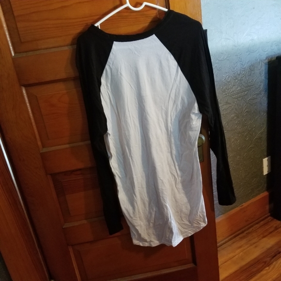 LuLaRoe Mark. White shirt/black sleeves. Medium. - Picture 5 of 5